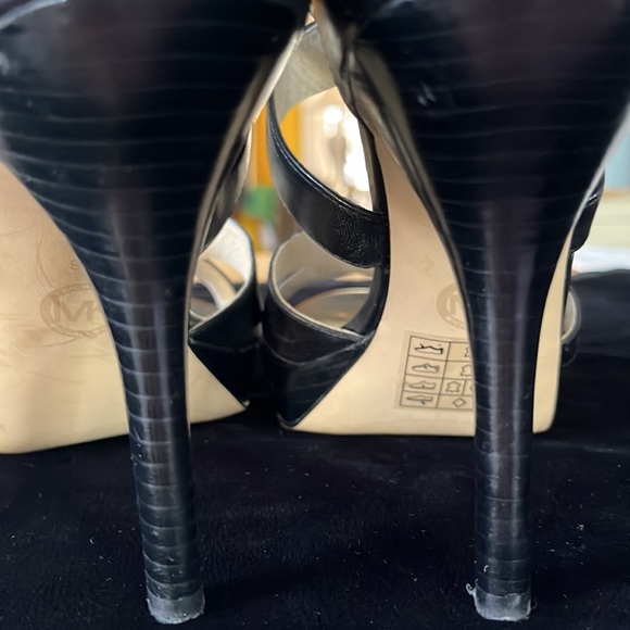 Michael Kors Evie 9M Black Leather Platform Open Ankle 4” Stiletto Sandal - Picture 4 of 7